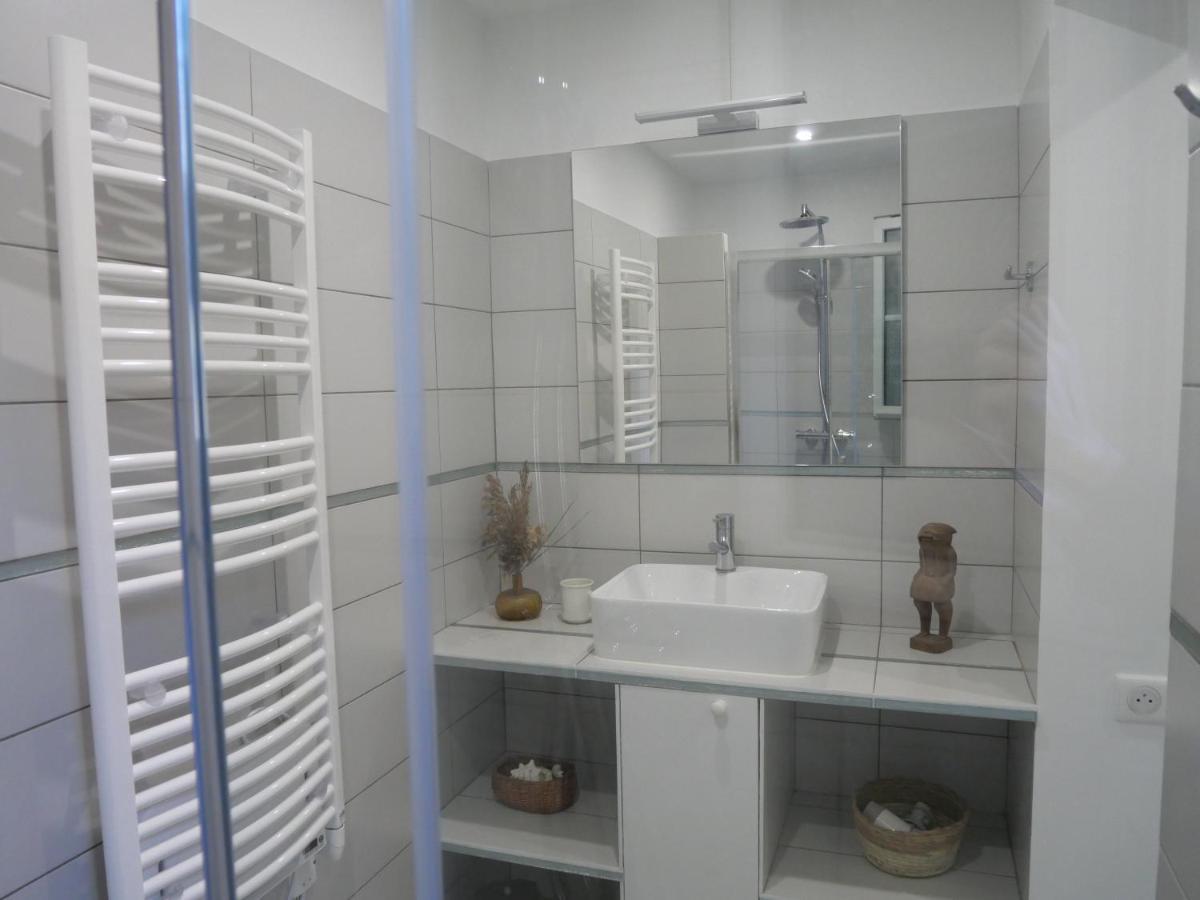 Batisse En Pierre XVII Siecle 115 M² Avec Terrasse Βίλα Ambares-et-Lagrave Εξωτερικό φωτογραφία