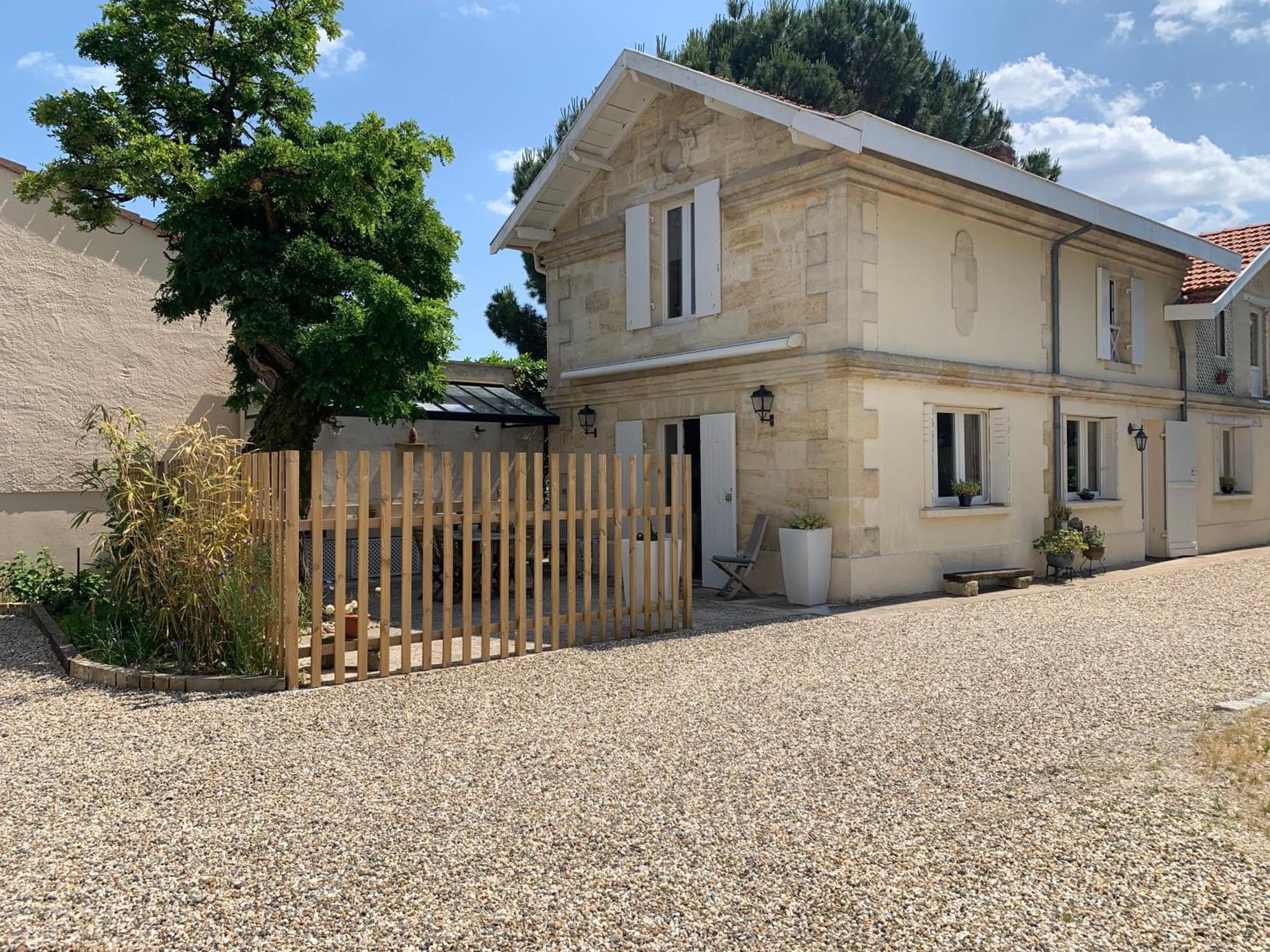 Batisse En Pierre XVII Siecle 115 M² Avec Terrasse Βίλα Ambares-et-Lagrave Εξωτερικό φωτογραφία
