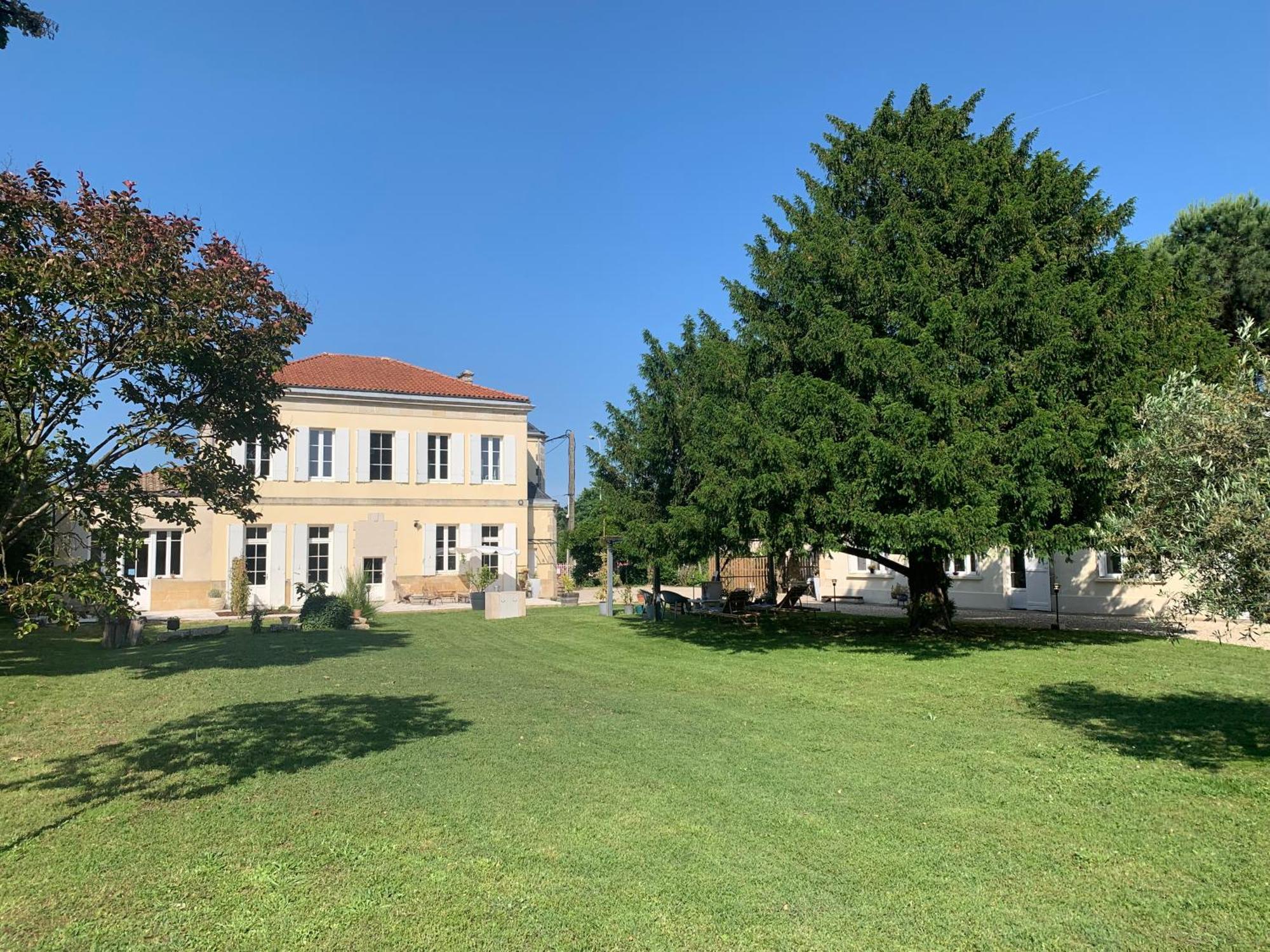 Batisse En Pierre XVII Siecle 115 M² Avec Terrasse Βίλα Ambares-et-Lagrave Εξωτερικό φωτογραφία