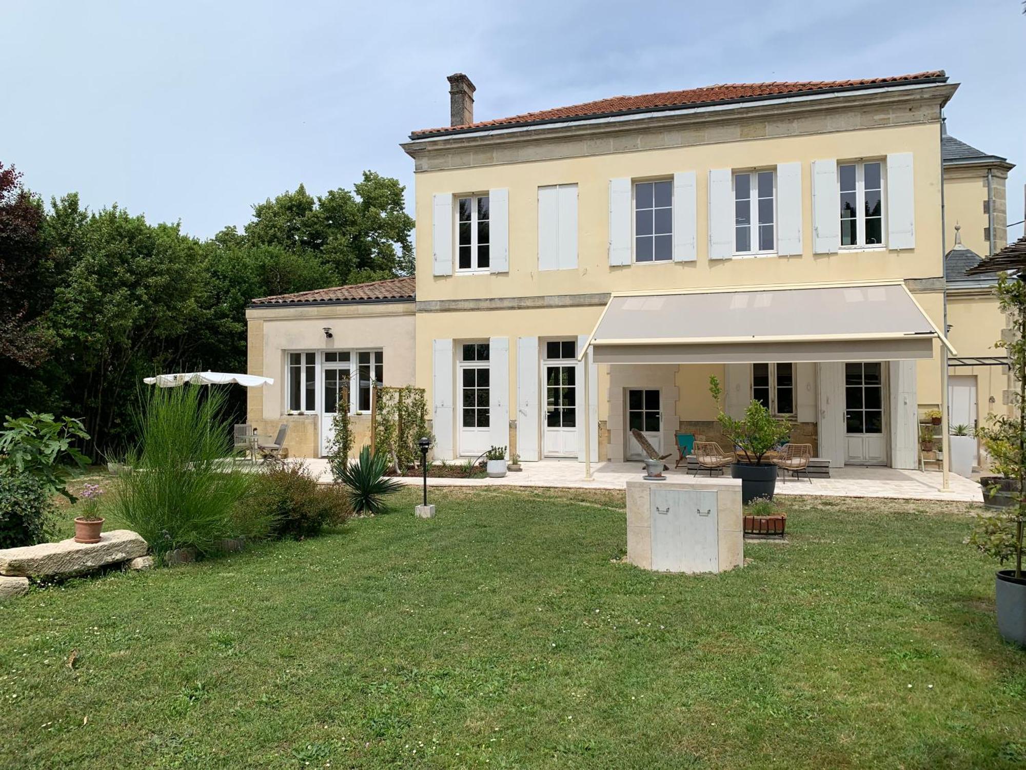 Batisse En Pierre XVII Siecle 115 M² Avec Terrasse Βίλα Ambares-et-Lagrave Εξωτερικό φωτογραφία